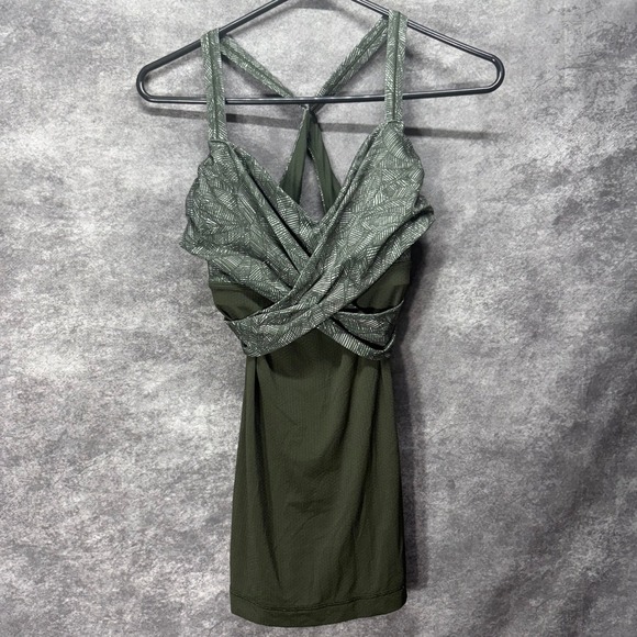 Lululemon Wrap It Up Tank Top Jazzy White Gator Green Womens Size 10 Luxtreme - Picture 1 of 10